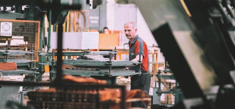 مدیریت سن نیروی كار در صنایع سنگین